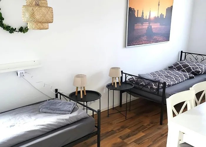 Apartment Monteur-haus Pflaumenblüte Pankow, Buchholz, Weißensee *